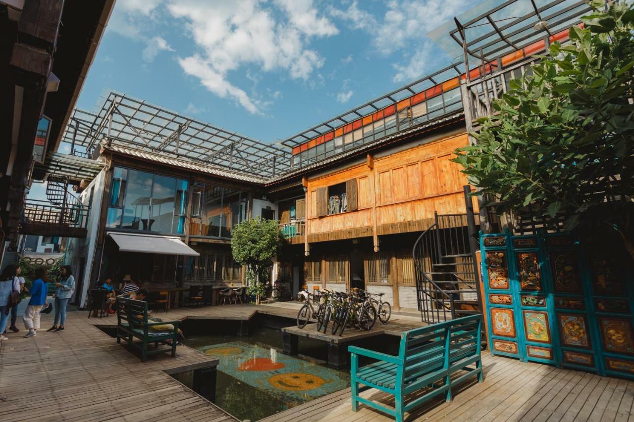 ホステル Lijiang Desti Youth Park *